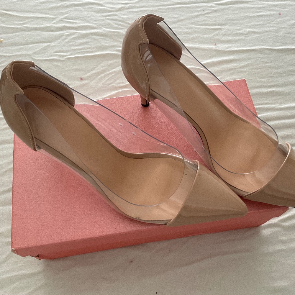 Beige heels